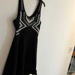 Cotton dress with sequins and stretch